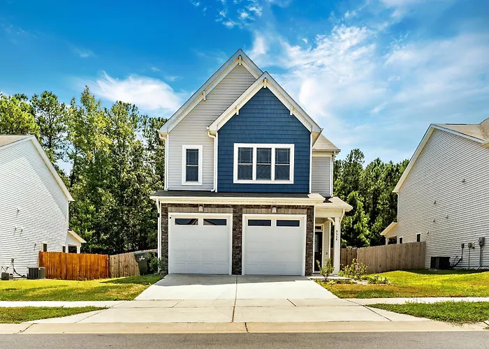 New Entire Luxury Raleigh Home 15Min To Dt, Baby, Kids, Family & Pet Friendly, Ev Car Charger, Pingpong